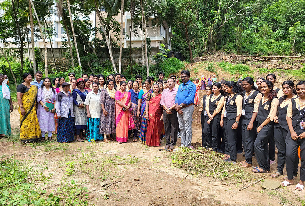 ഒരു പൂക്കളമുറ്റം ഒരുമുറം പച്ചക്കറി